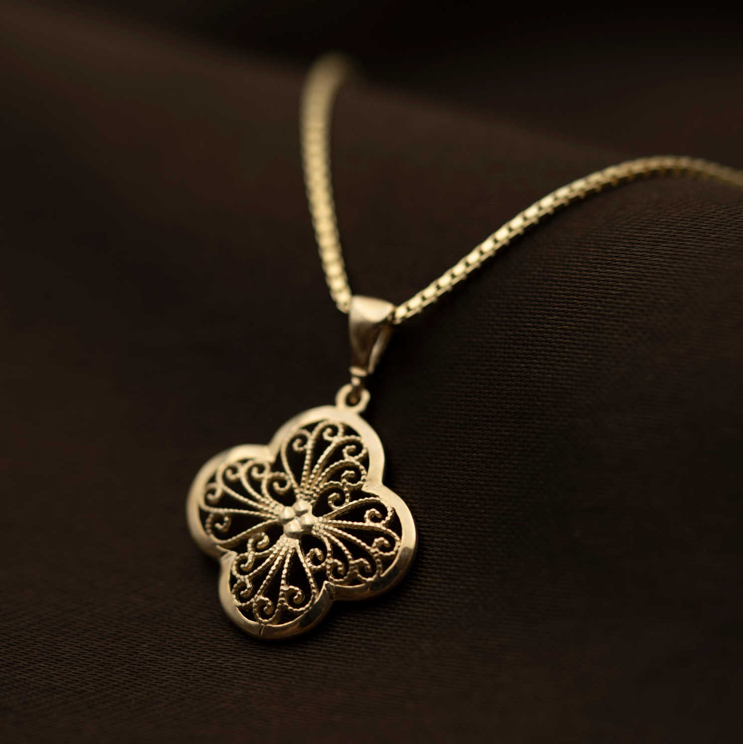 Anheng i gull blomst - Bilde 2