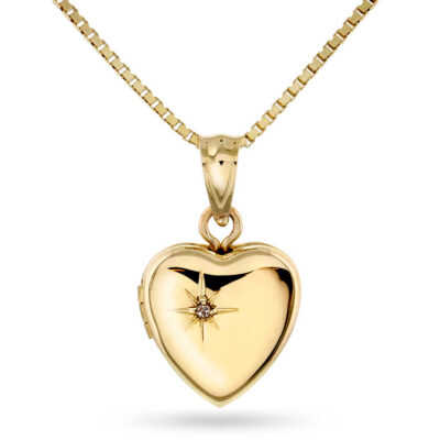 Medaljong i gull med diamant 0,01 CT. TC