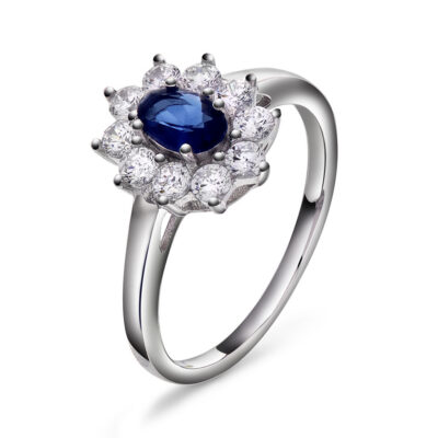 Royal ring i sølv med blå sten